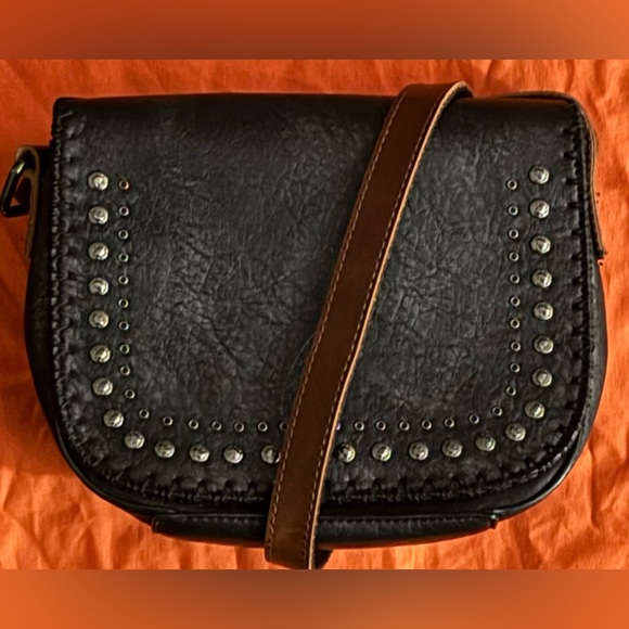 Hayden Harnett Alissa Black Crossbody/Shoulder Bag - Picture 3 of 15